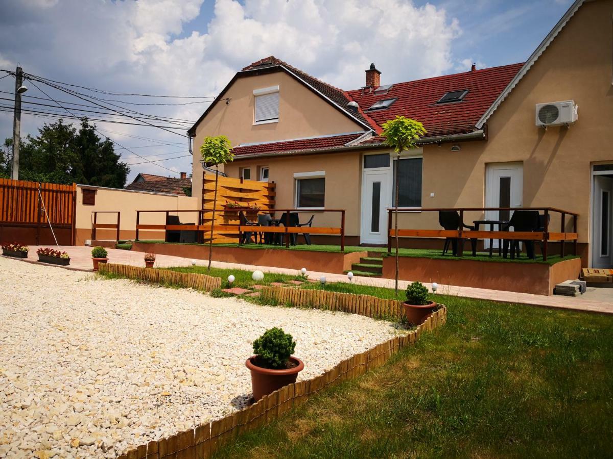 Green Garden Plus Apartman Budapest Eksteriør bilde